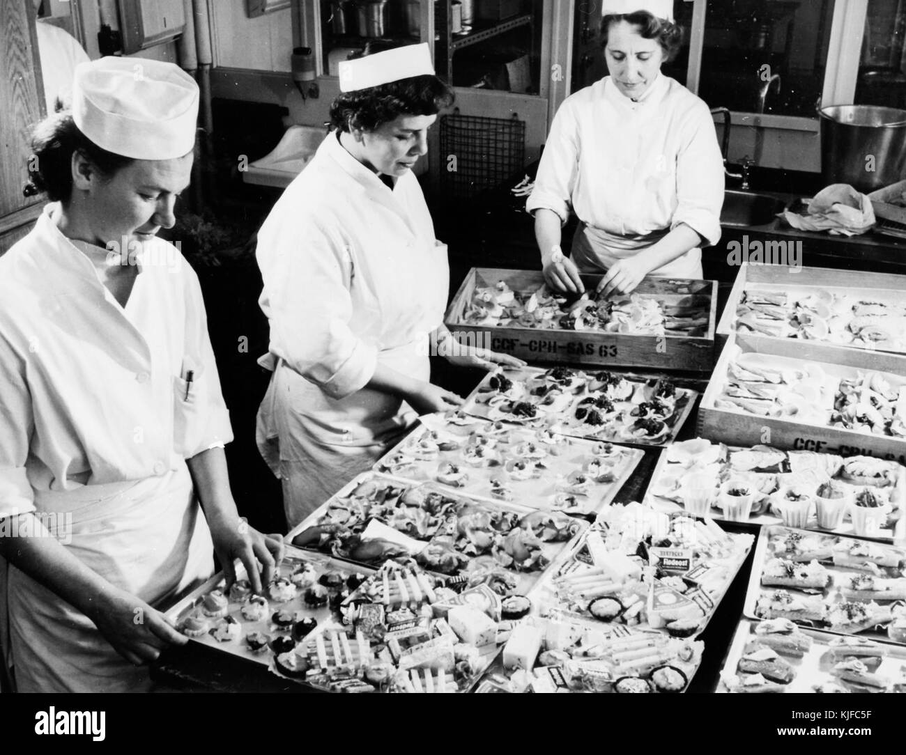 Kastrup Airport CPH, Copenhagen. Flight kitchen 1950s, 1960s (7) Stock Photo
