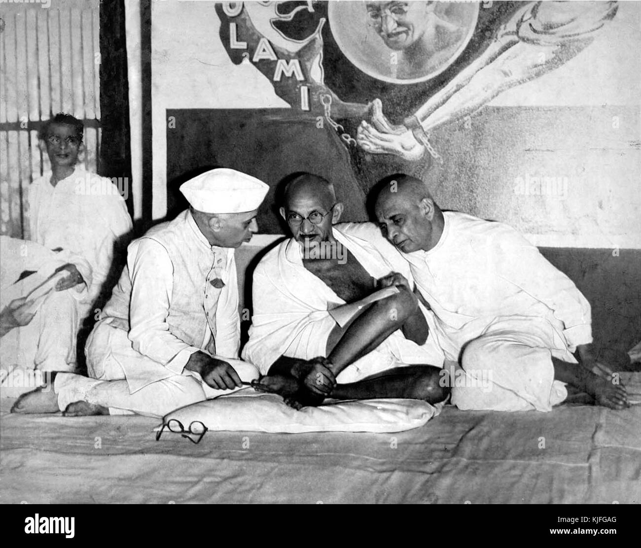 Nehru, Gandhi and Patel AICC 1946 Stock Photo - Alamy