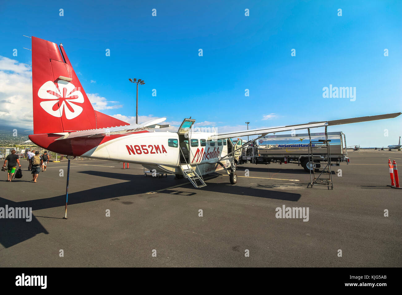 Hilo international airport runway hi-res stock photography and images ...