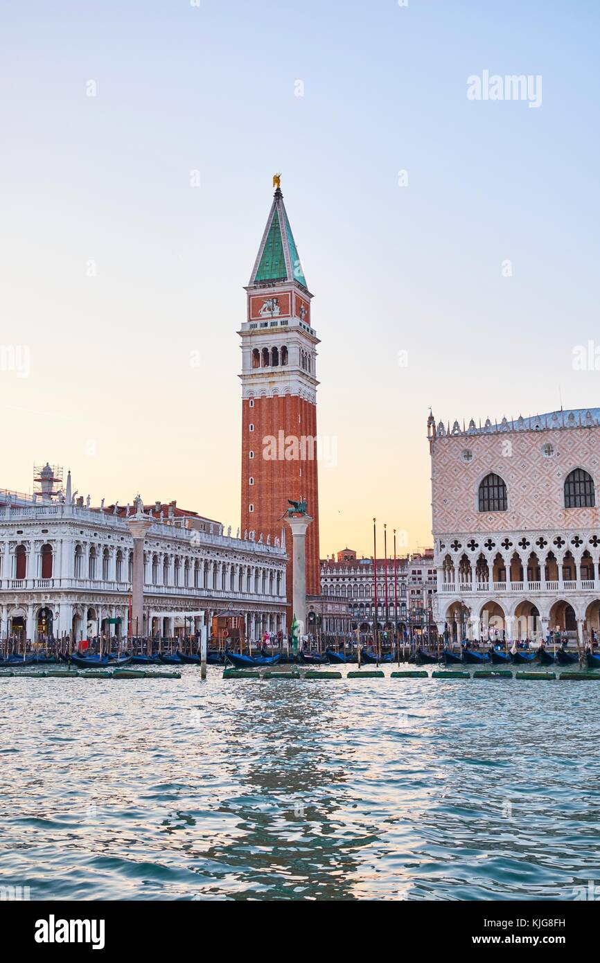 Spannende Campanile Di San Marco Fotos