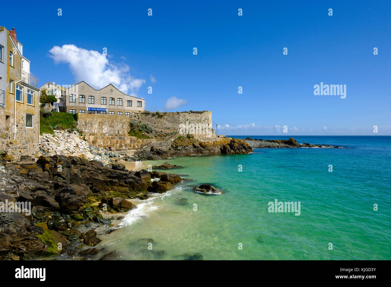 St Ives Museum und Bamaluz Beach, St Ives, Cornwall, England, Großbritannien Stock Photo