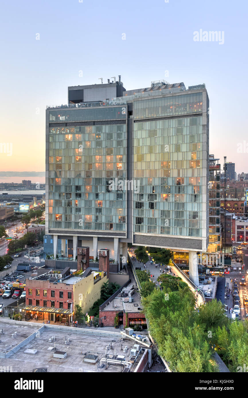 Chelsea hotel new york city hi-res stock photography and images - Alamy