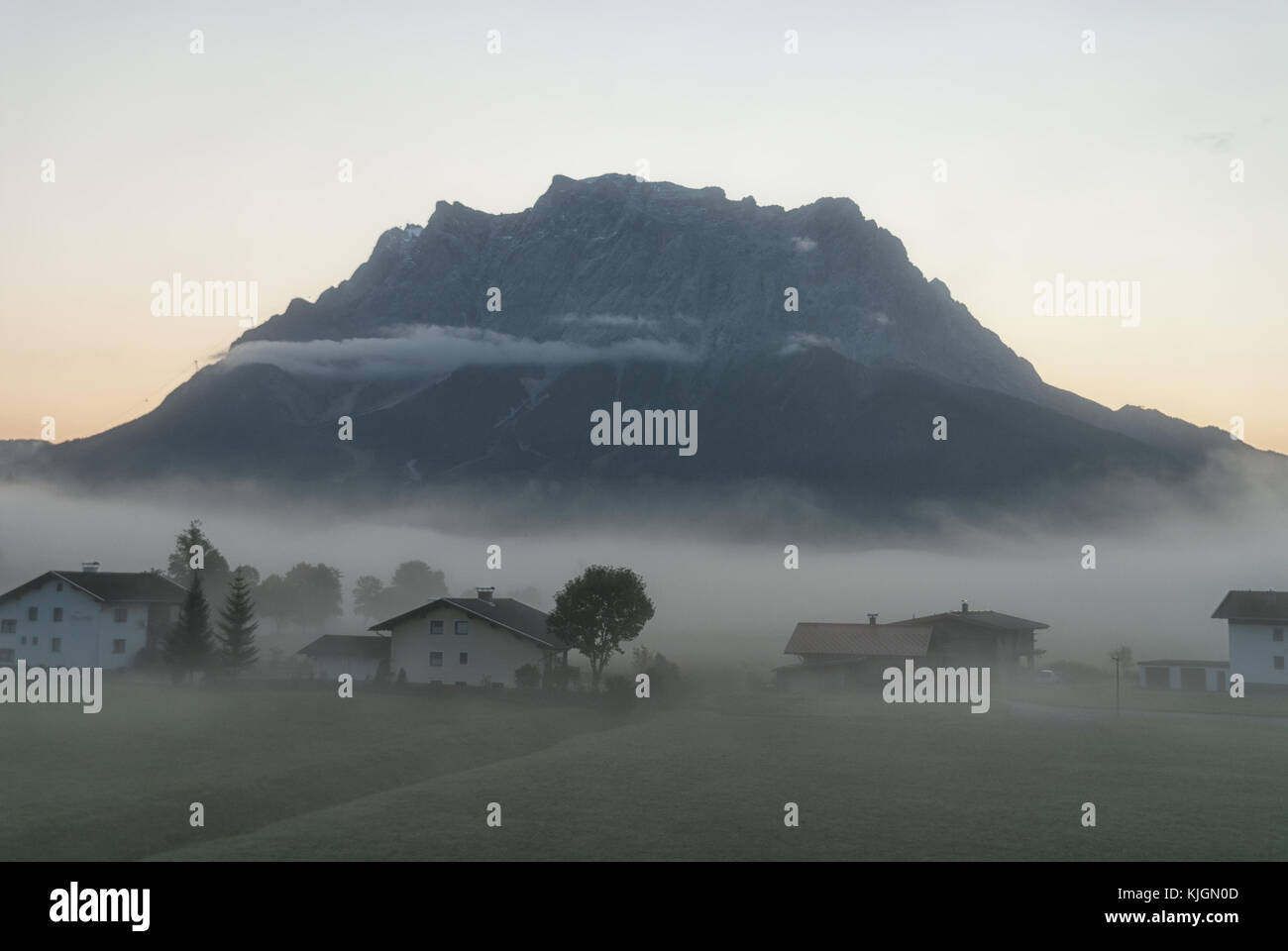 Lermoos zugspitze hi-res stock photography and images - Alamy
