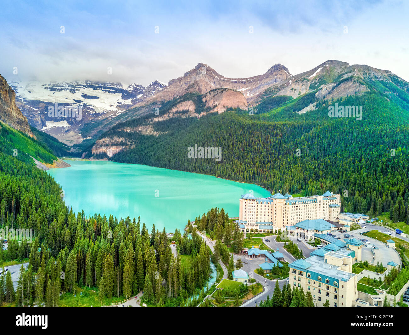 Chateau lake louise hires stock photography and images Alamy