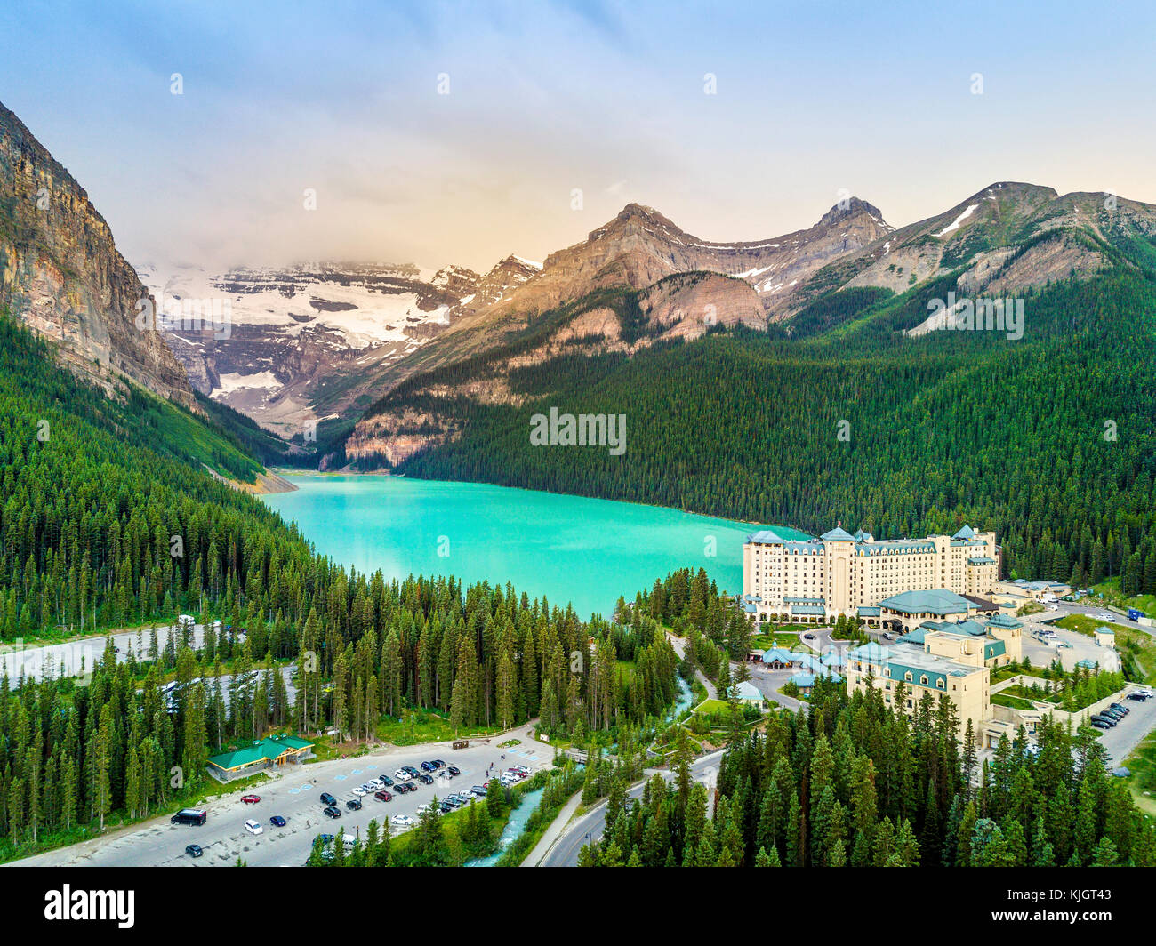 Chateau lake louise hires stock photography and images Alamy