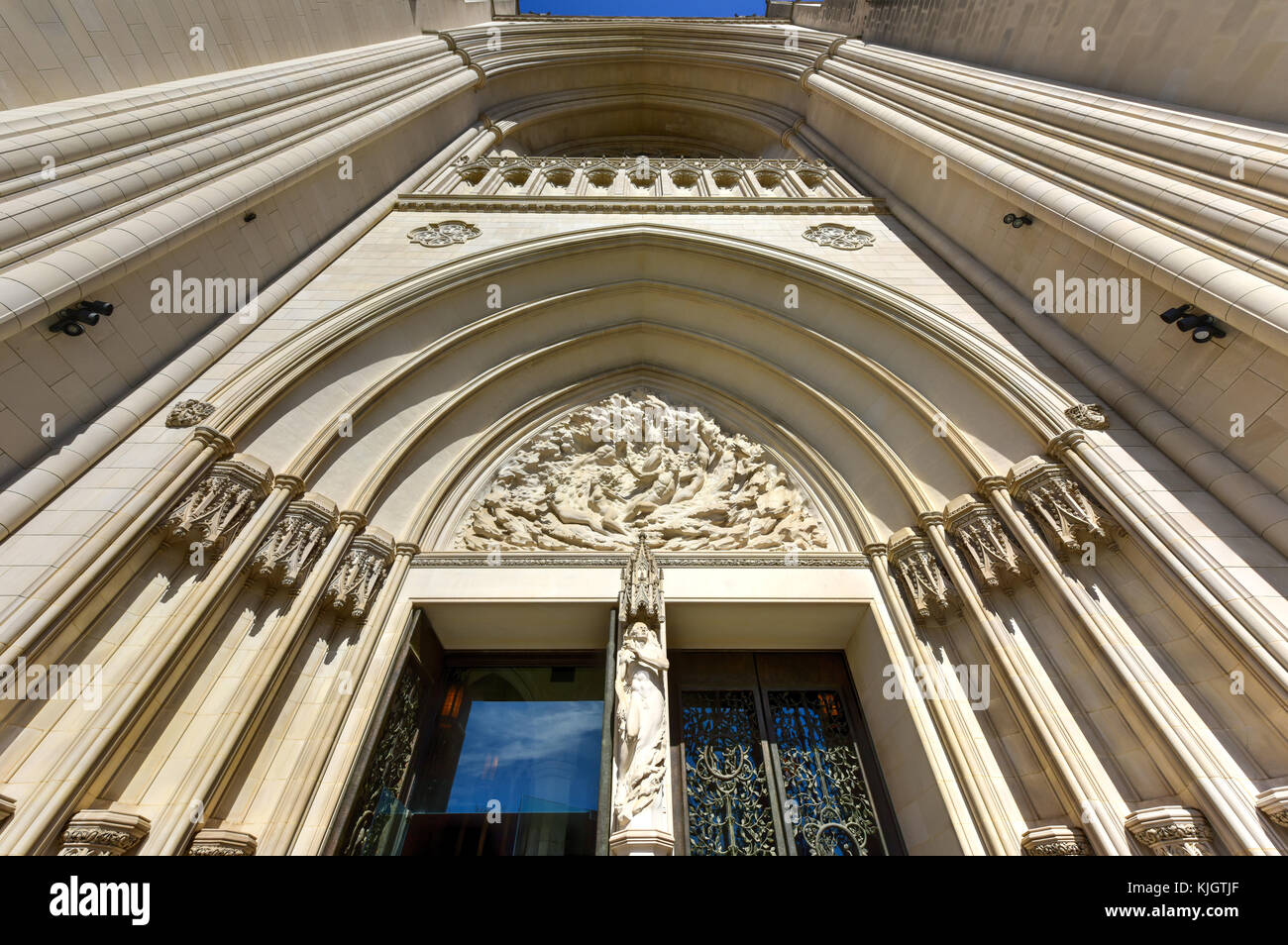 The Cathedral Church of Saint Peter and Saint Paul in the City and Diocese of Washington. Washington National Cathedral, is a cathedral of the Episcop Stock Photo