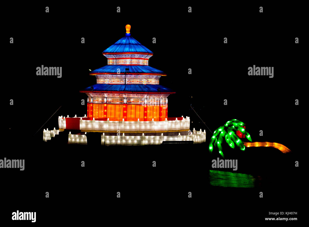 The magical lantern festival yorkshire roundhay park hires stock photography and images Alamy