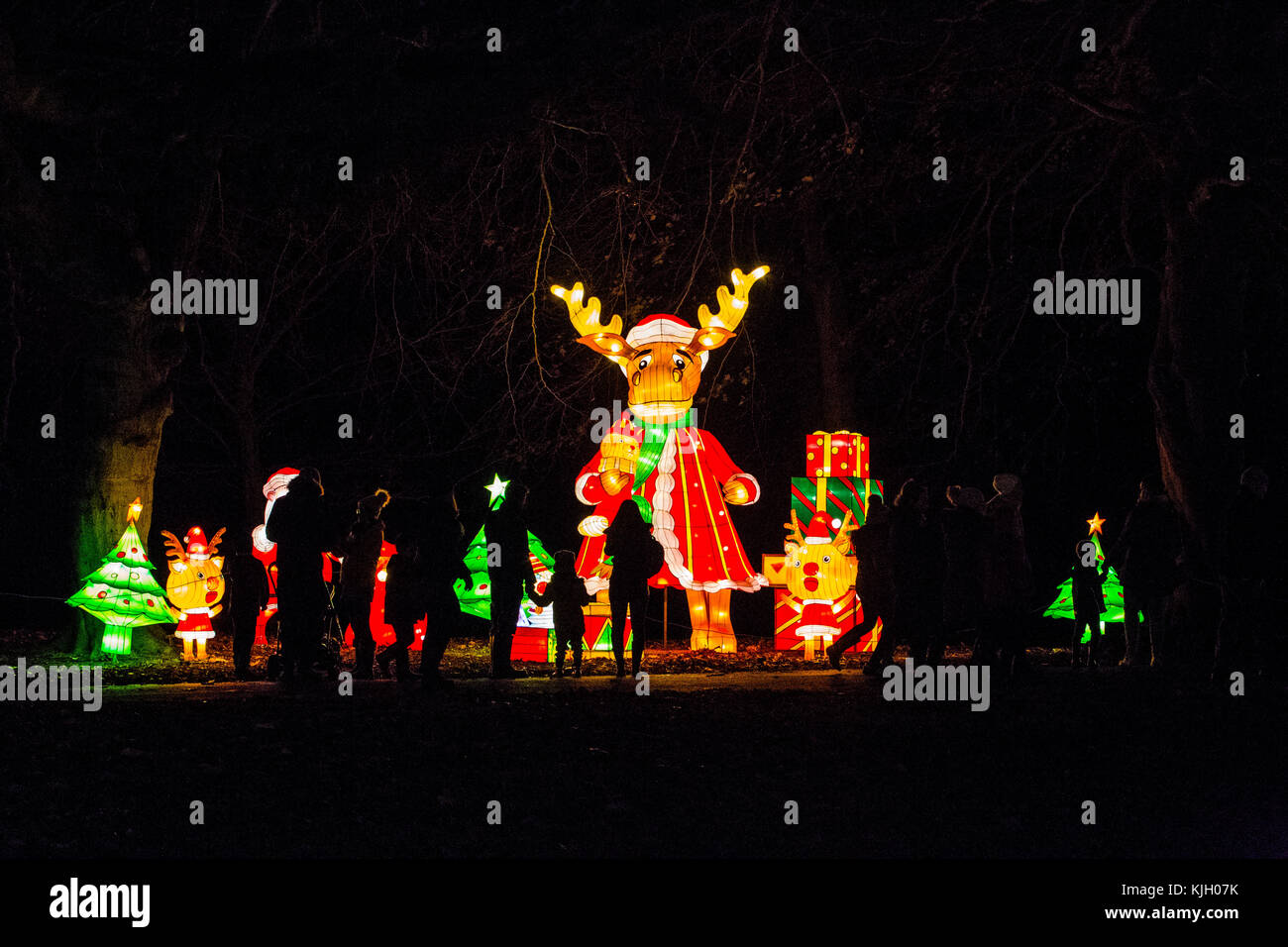 The magical lantern festival yorkshire roundhay park hires stock photography and images Alamy