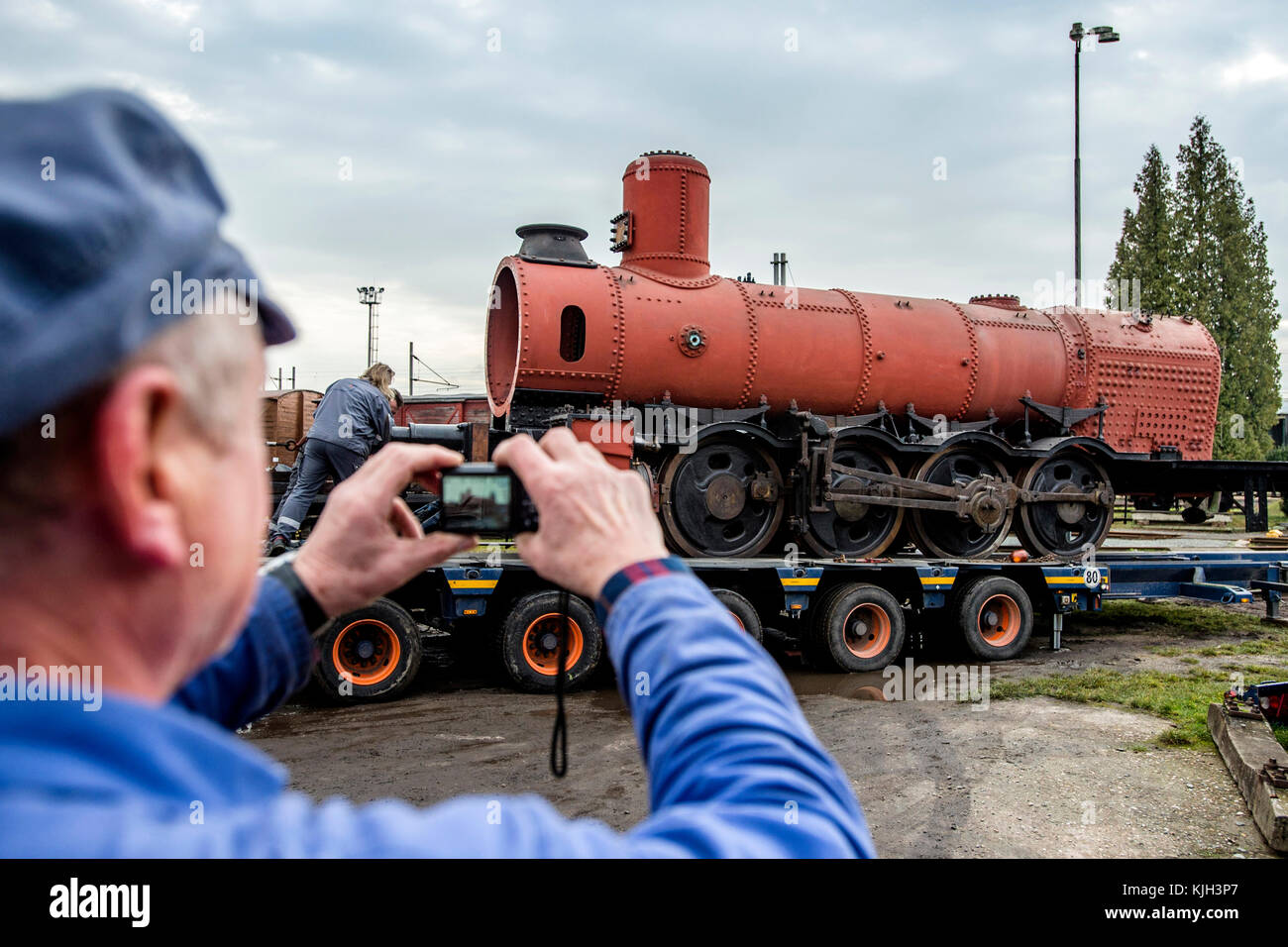 Jaromer, Czech Republic. 24th Nov, 2017. The third oldest steam locomotive in the Czech Republic named Conrad Vorlauf is seen at the railway museum in Jaromer, Czech Republic, on November 24, 2017. The locomotive is moving from the railway museum in Jaromer to the National Technical Museum in Chomutov. Credit: David Tanecek/CTK Photo/Alamy Live News Stock Photo