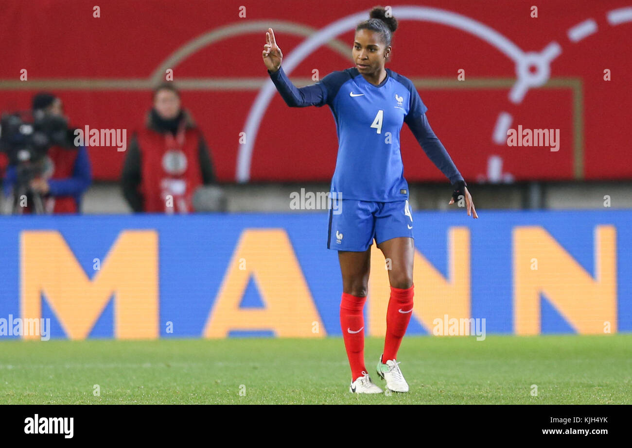 Bielefeld, Germany. 24th Nov, 2017. France's Laura Georges gestures with her fingers during the women's international friendly soccer match between Germany and France in the Schueco Arena stadium in Bielefeld, Germany, 24 November 2017. Credit: Friso Gentsch/dpa/Alamy Live News Stock Photo