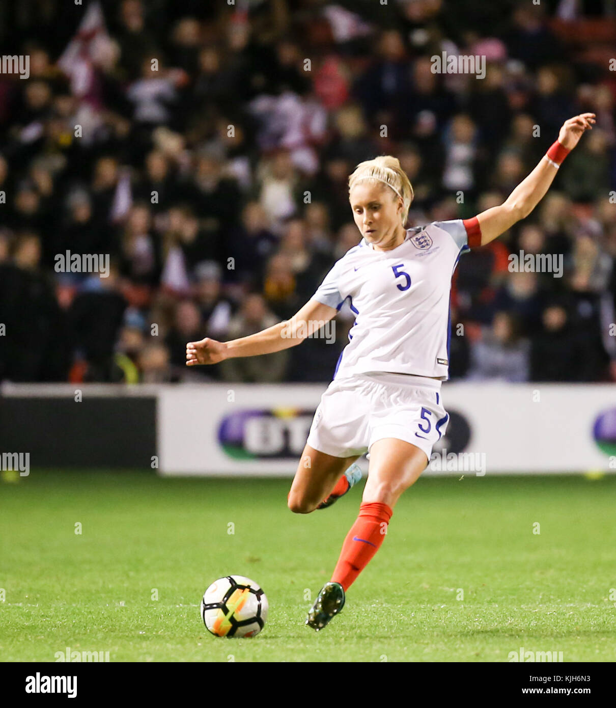England Women's team, the Lionesses, playing Bosnia & Herzegovina, FIFA Women's World Cup qualifying round, November 2017. Steph Houghton Stock Photo