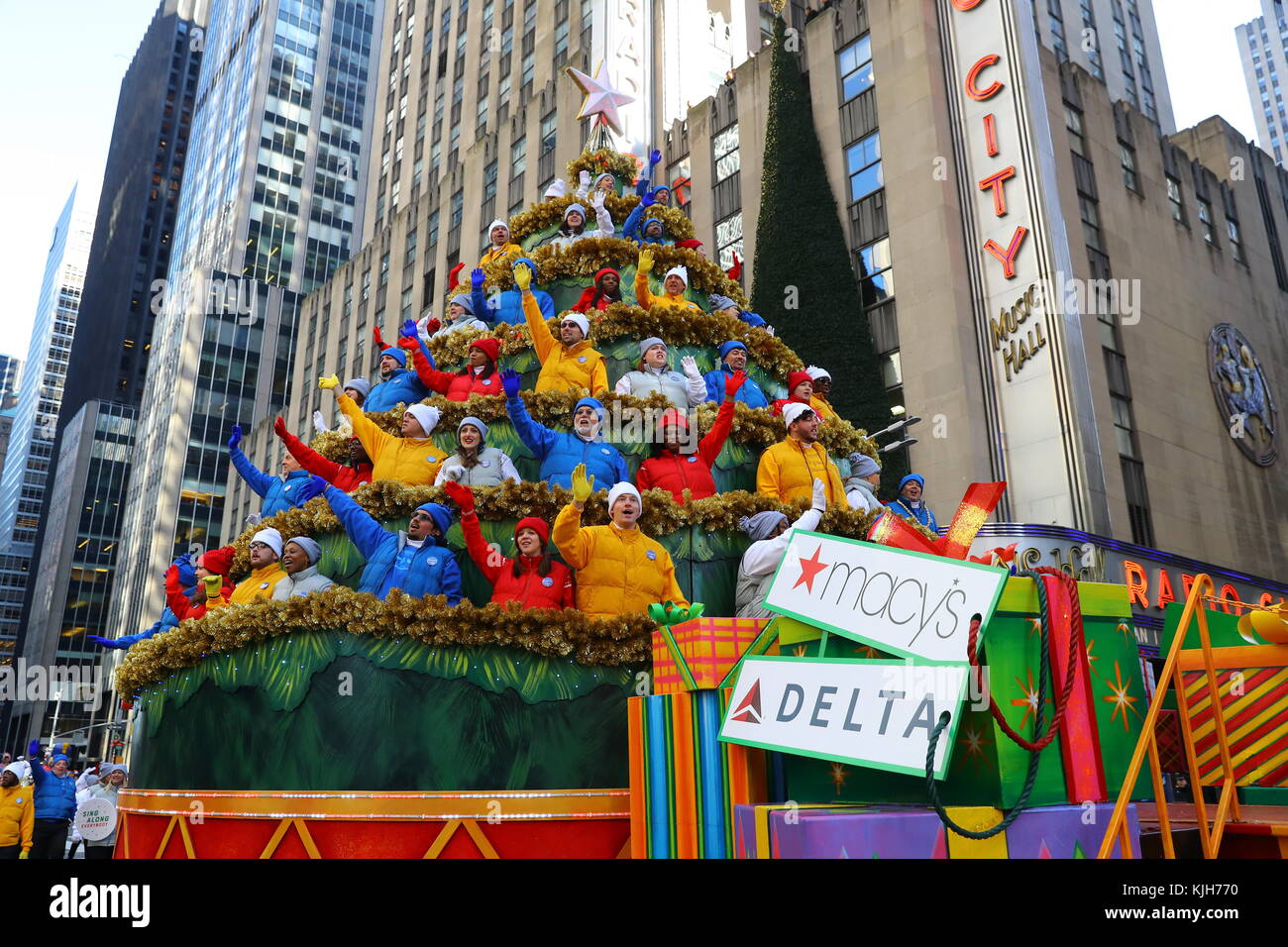 New York, USA. 23rd Nov, 2017. The Macy's Singing Christmas Tree float