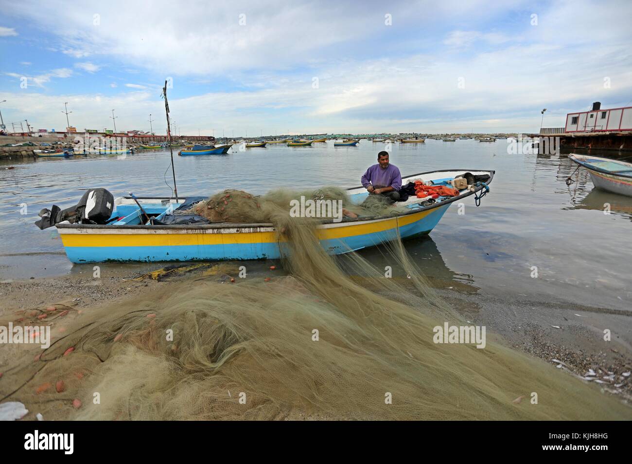 Gaza City, Gaza Strip, Palestinian Territory. 25th Nov, 2017. A ...