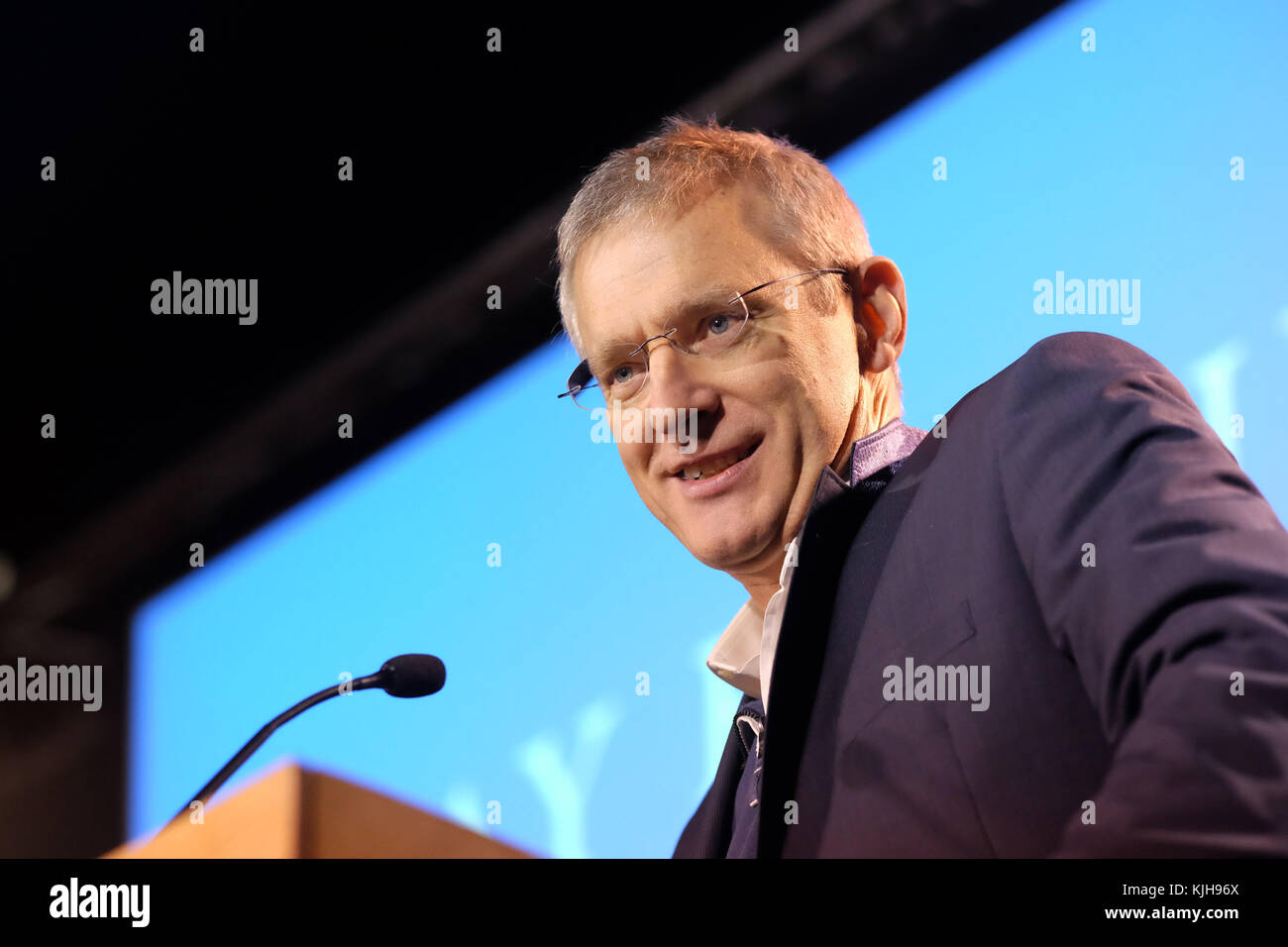 Hay Festival Winter Weekend - November 2017 - Broadcaster Jeremy Vine on stage talking about his new book What I Learnt about his experiences with callers to his Radio 2 program - Steven May/Alamy Live News Stock Photo
