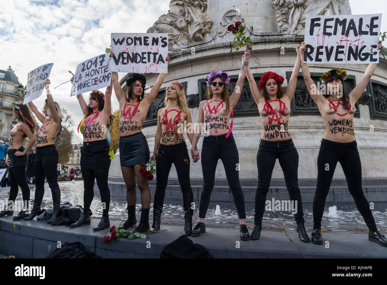 Paris, France. 25th Nov, 2017. Femen stripping to protest violence against women in Paris, Place de la République. Credit: David Bertho/Alamy Live News Stock Photo