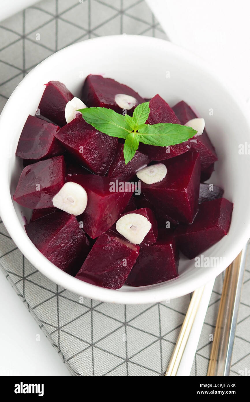 Beetroot salad with garlic Stock Photo - Alamy