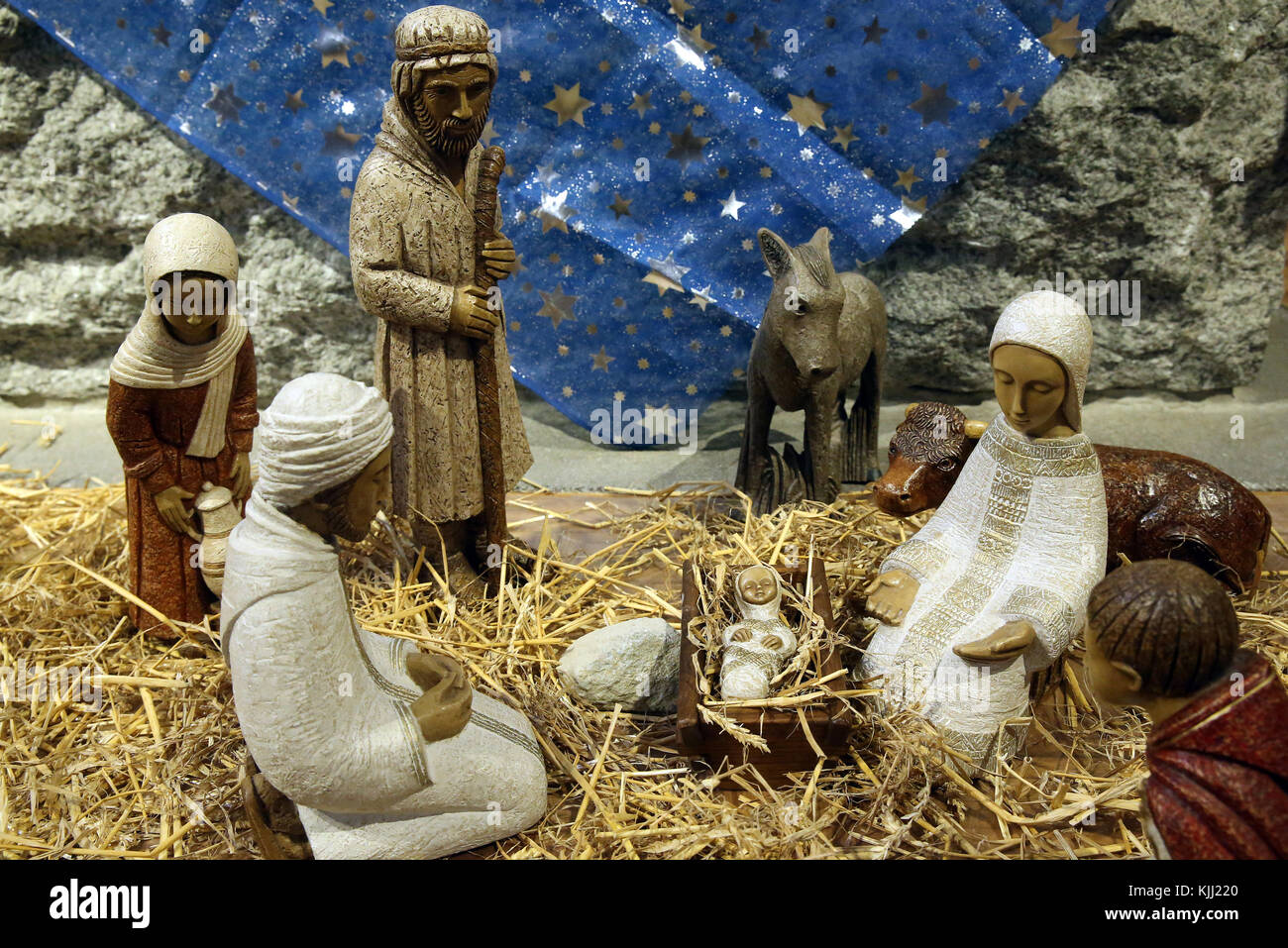 Baby jesus crib hires stock photography and images Alamy
