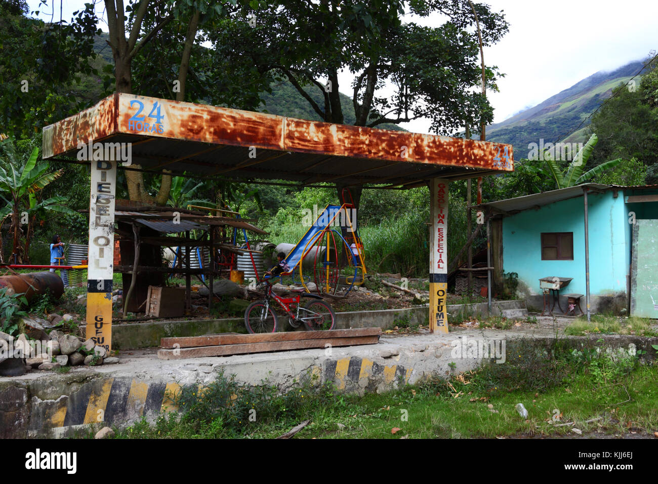 Abandoned service station in Yolosa near Coroico, North Yungas Province, Bolivia Stock Photo