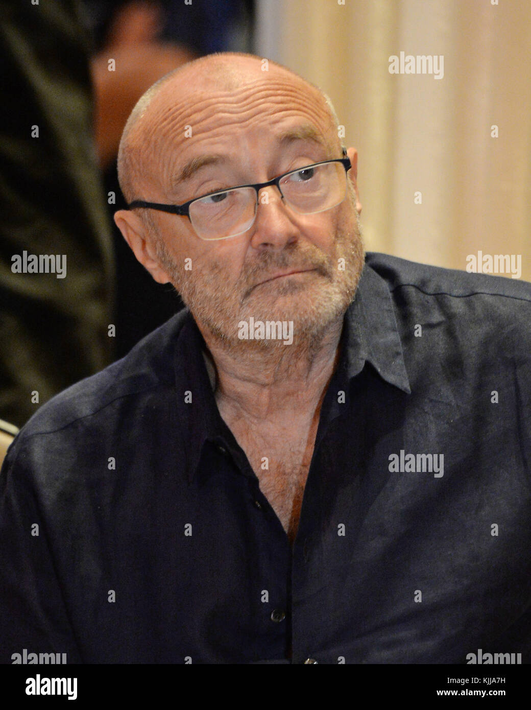 Riddick bowe evander holyfield hi-res stock photography and images - Alamy