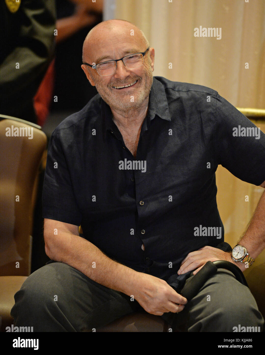 Riddick bowe evander holyfield hi-res stock photography and images - Alamy