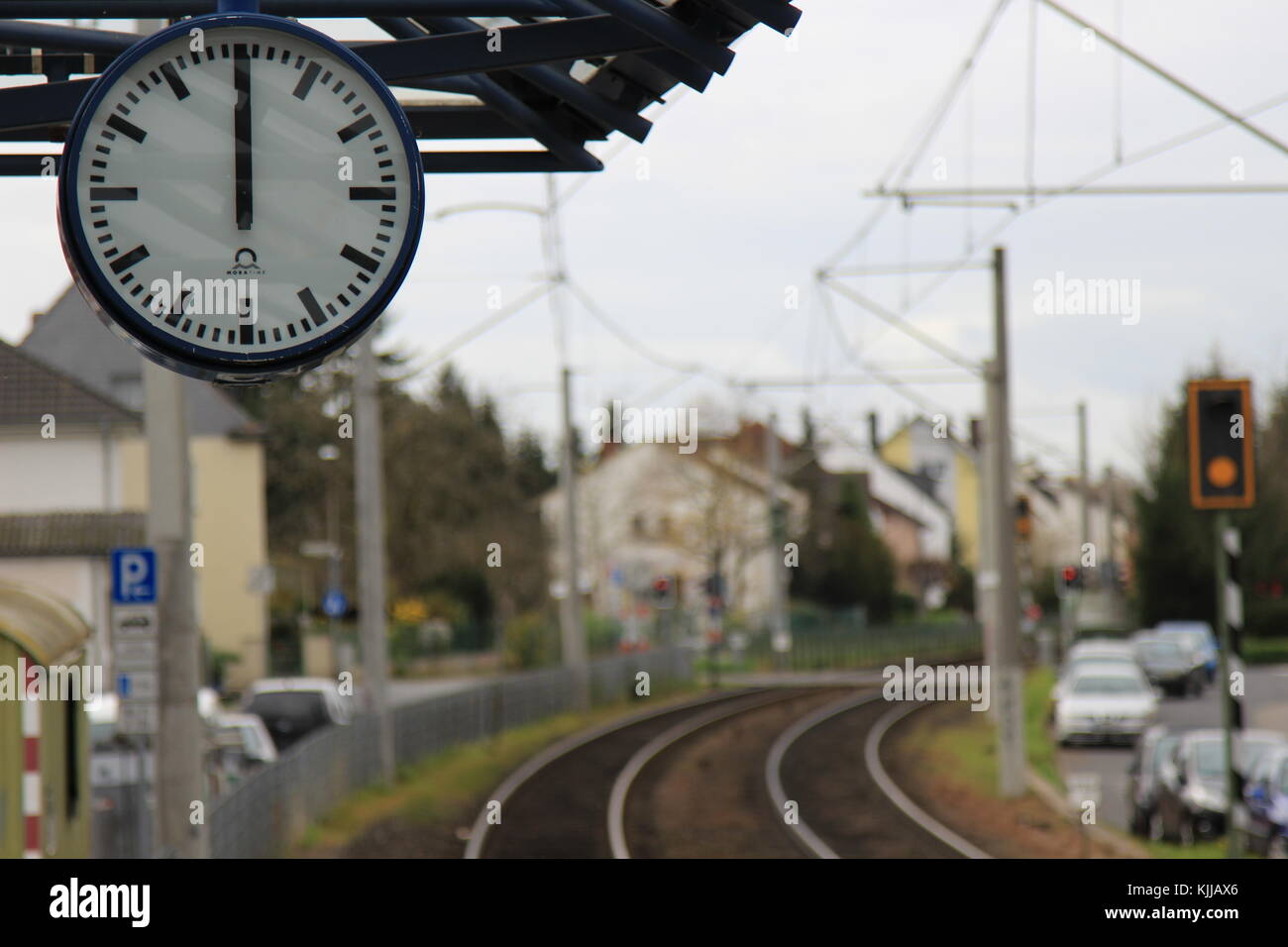 Old clock train station hi-res stock photography and images - Alamy