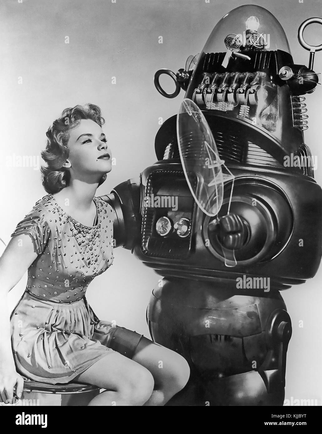 FORBIDDEN PLANET 1956 MGM science fiction film with Anne Francis and Robby the Robot Stock Photo