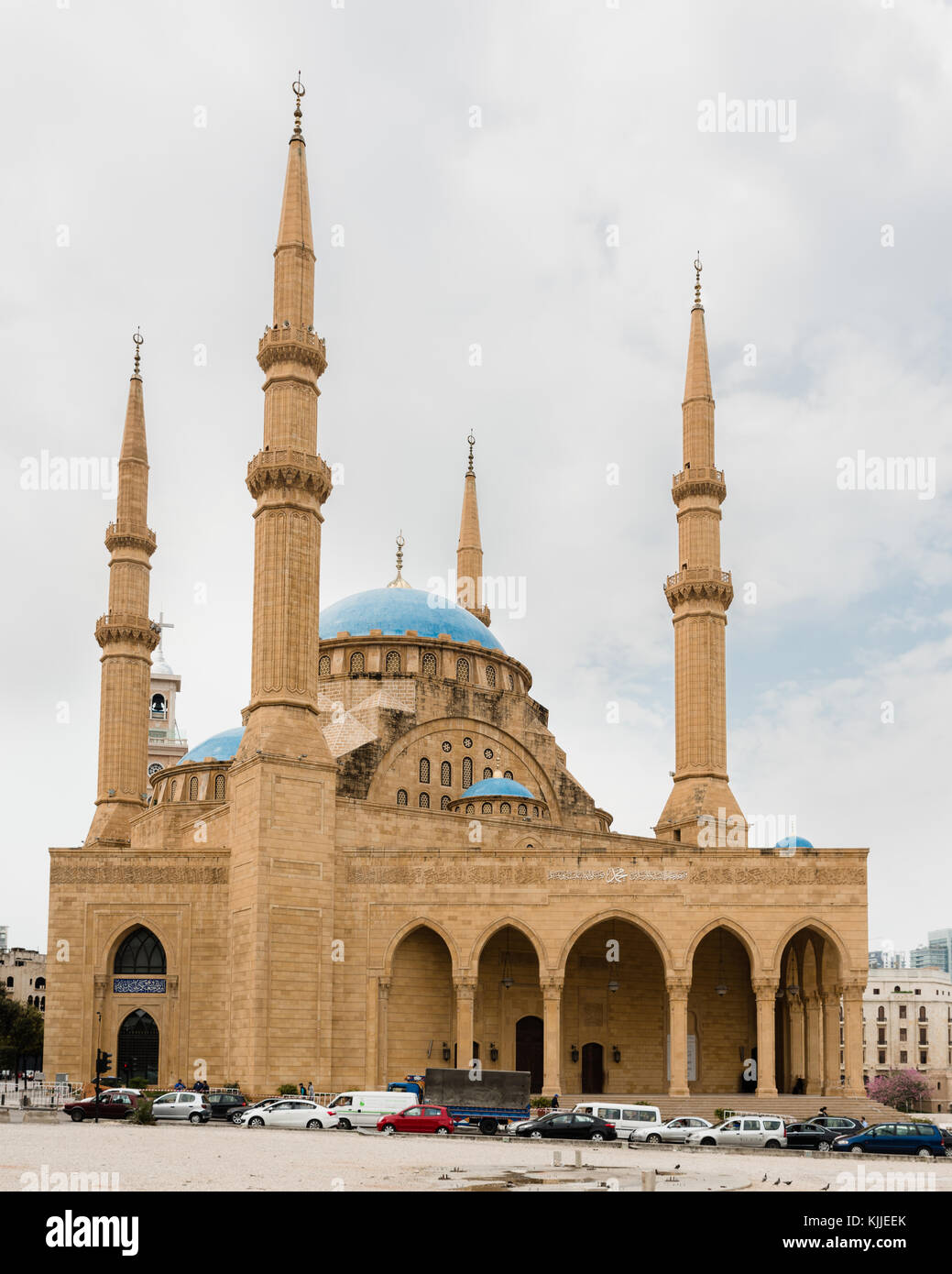 Now a landmark in Beirut's newly rebuilt central district, the Al Amine mosque has been inspired by the Blue Mosque in Istanbul. Lebanon's former prim Stock Photo