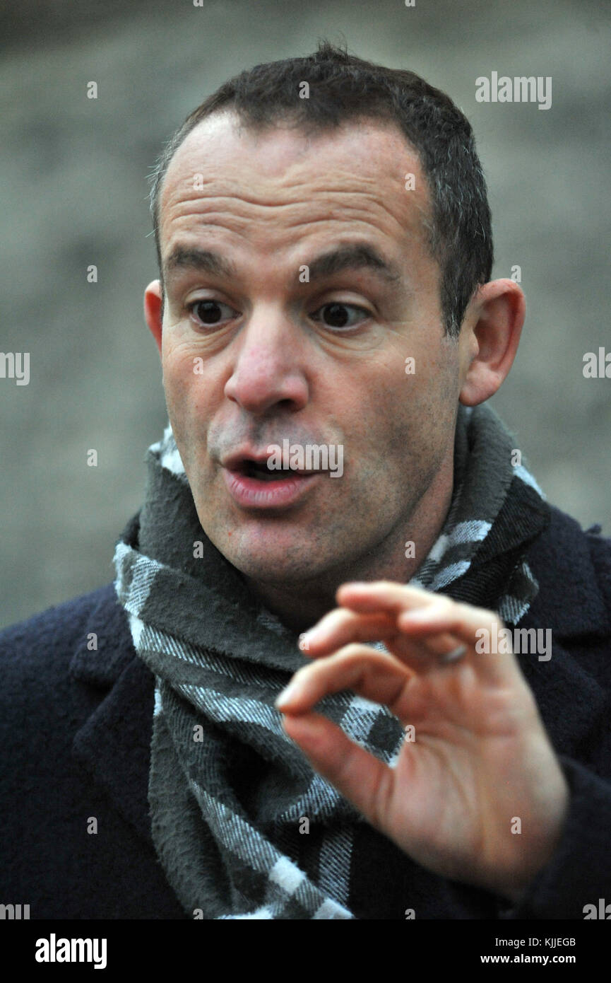 London, UK,  22/11/2017  Martin Lewis, Moneysavingexpert.com talks to the media on College Green about the budget. Stock Photo