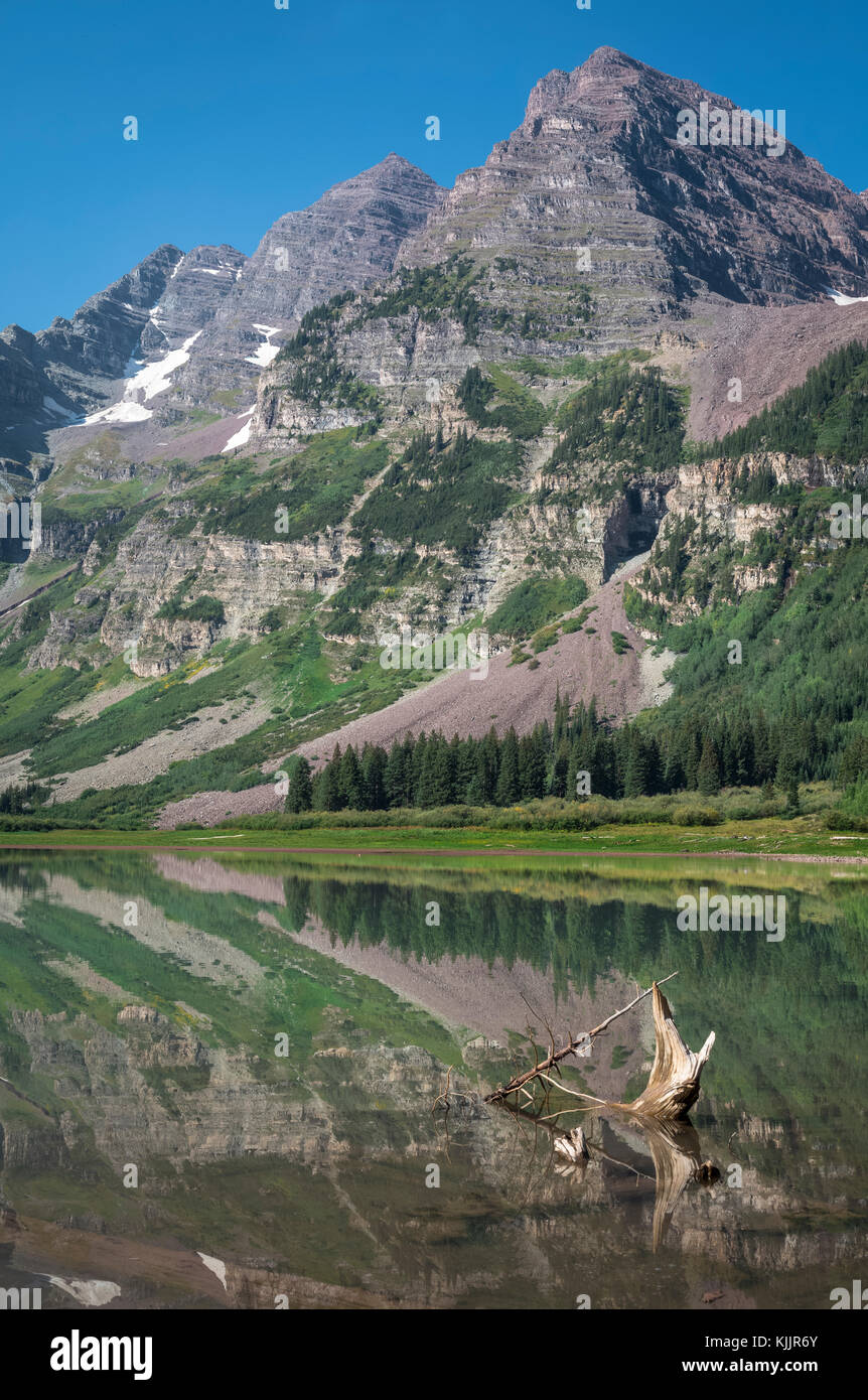 CRATER LAKE & MAROON BELLS            WHITE RIVER NATIONAL FOREST       ASPEN COLORADO 81611 Stock Photo