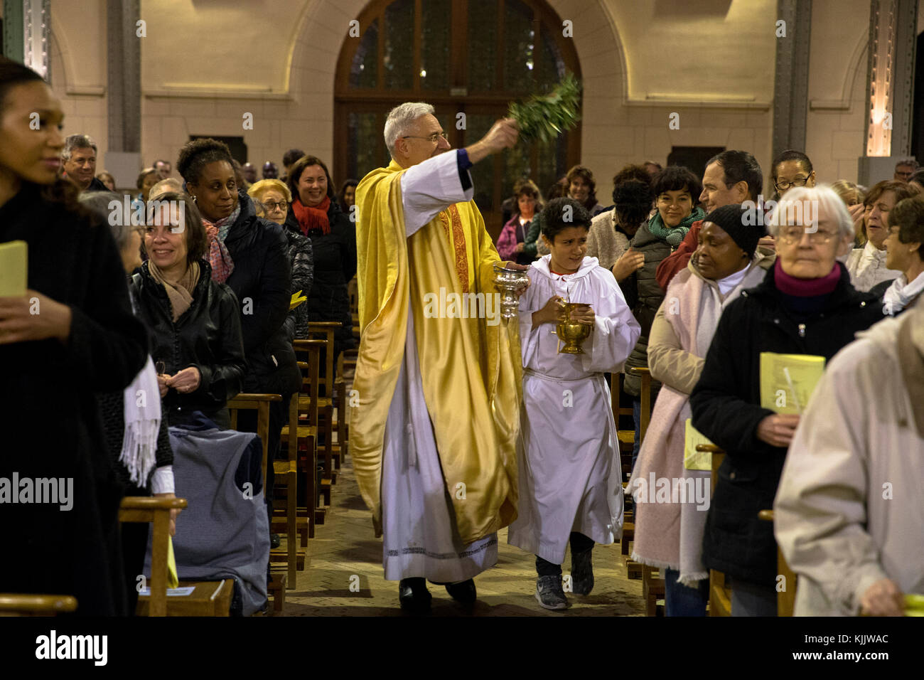 Catholic priest blessing hi-res stock photography and images - Alamy
