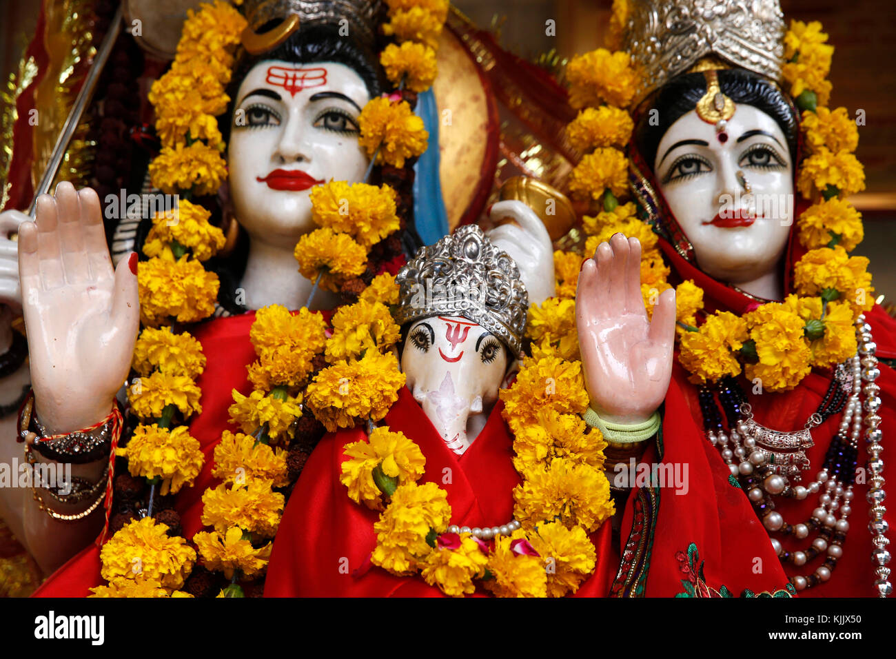 Shiva parvati ganesh hi-res stock photography and images - Alamy