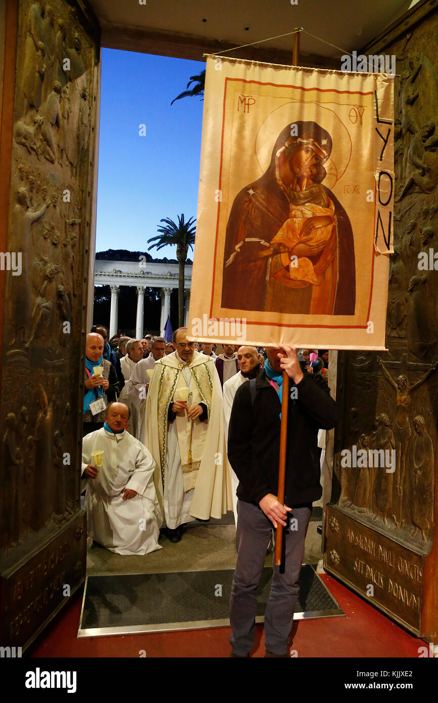 FRATELLO pilgrimage in Rome. Procession entering church. Italy. Stock Photo
