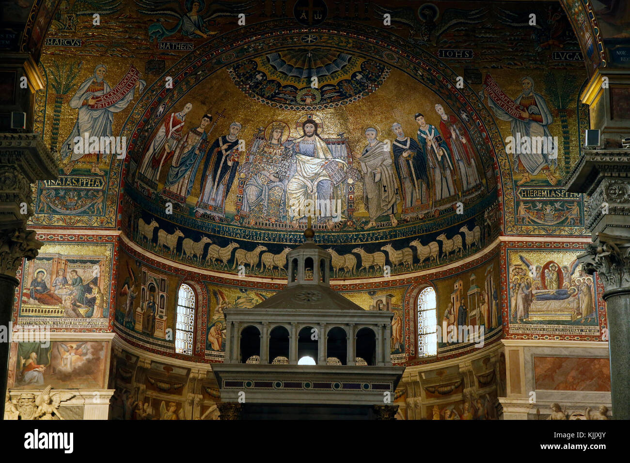 Santa Maria in Trastevere basilica, Rome. Apse. Italy Stock Photo Alamy