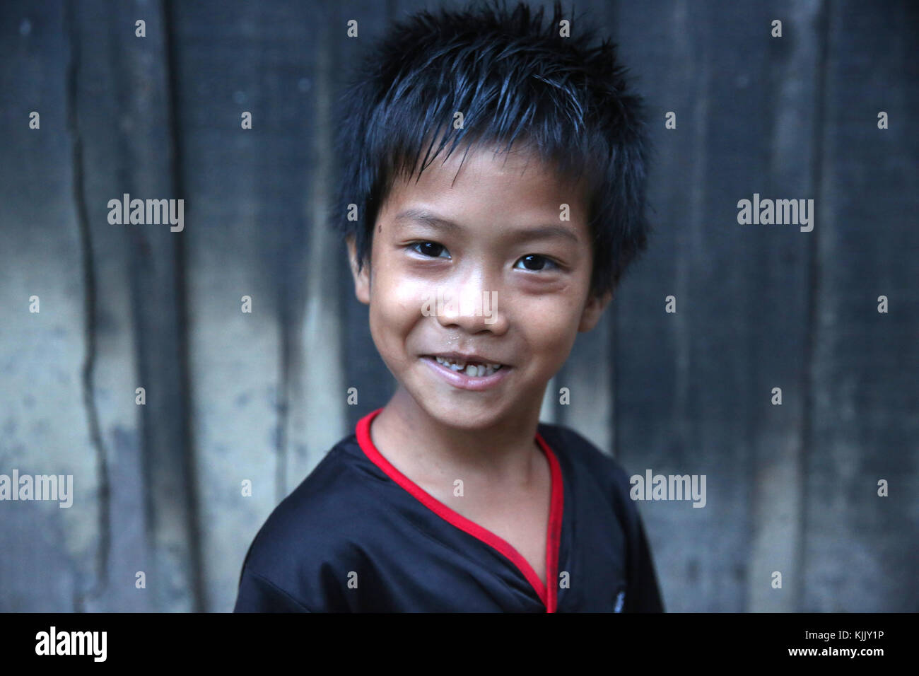Slum boy hi-res stock photography and images - Alamy