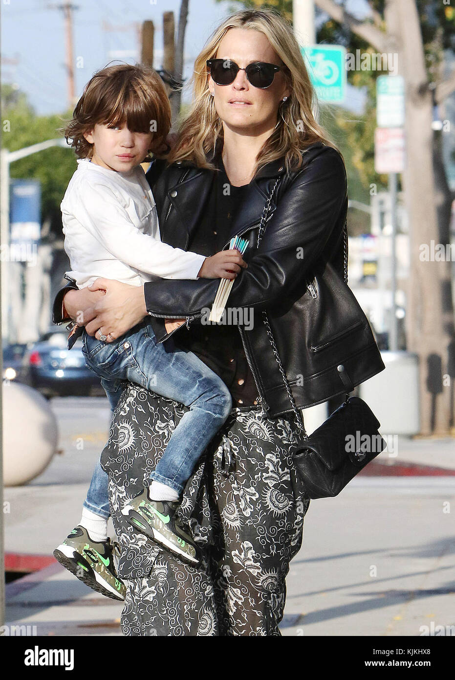 WEST HOLLYWOOD, CA MAY 16 Model Molly Sims and Son Brooks Alan