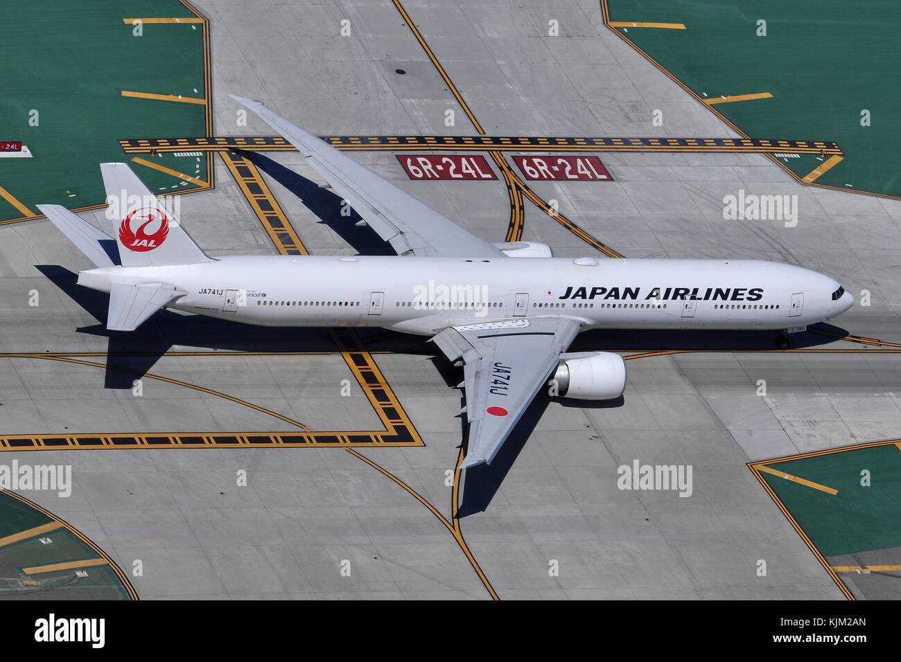 JAPAN AIRLINES BOEING 777-300ER JA741J Stock Photo