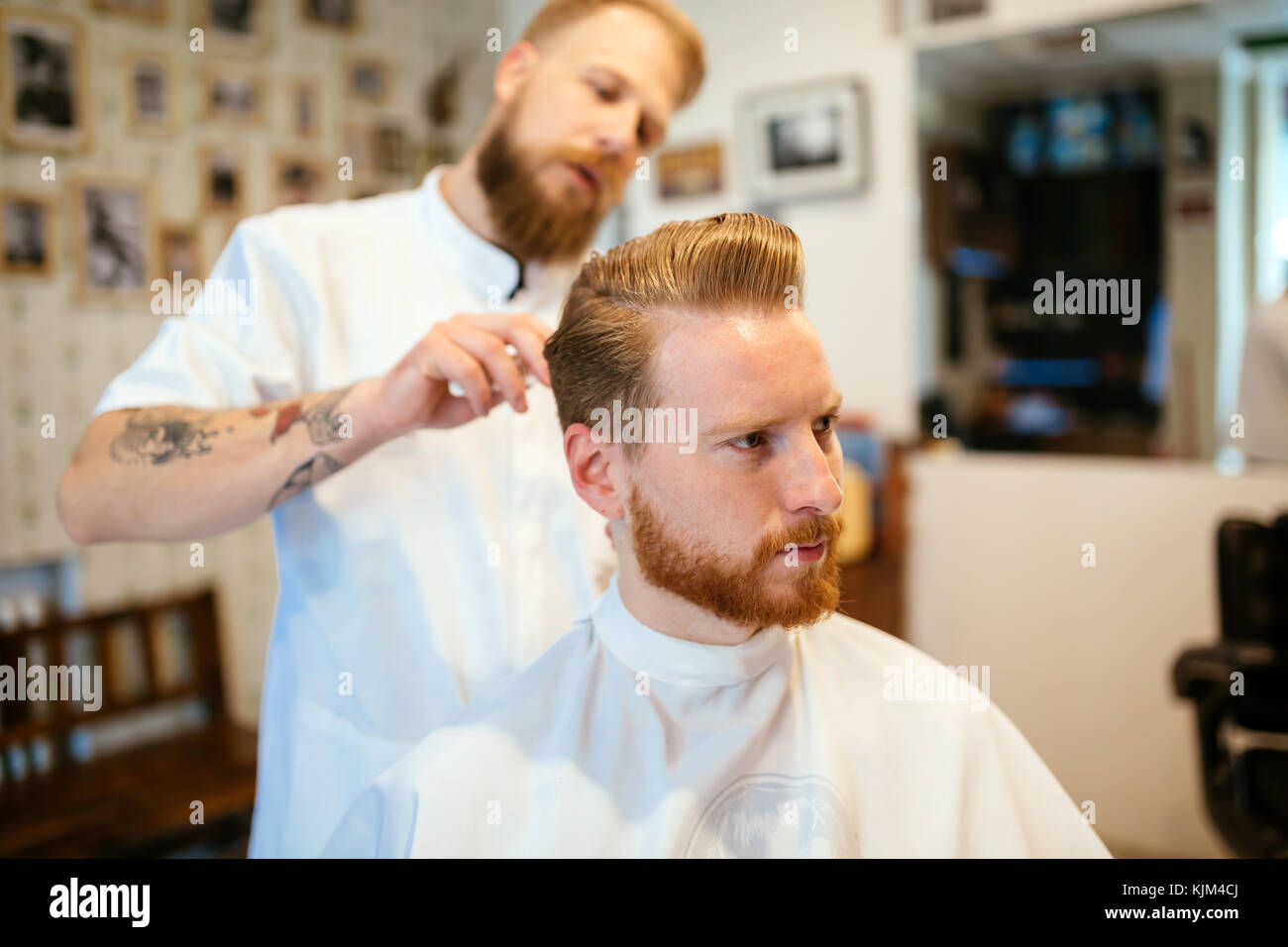 Hairdresser salon retro hires stock photography and images Alamy