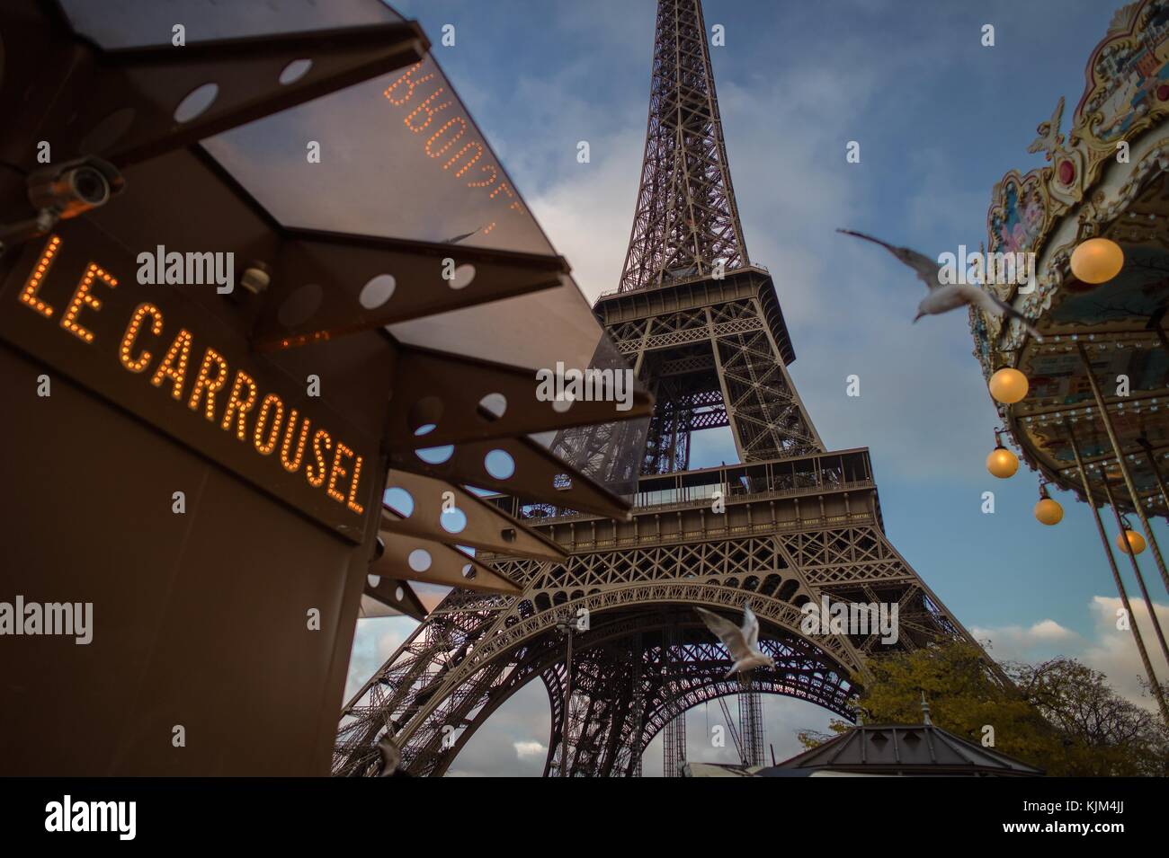Eiffel Tower -  22/11/2012  -  France / Ile-de-France (region) / Paris  -  Eiffel Tower -  The iron lady of Paris, the Eiffel Tower   -  Sylvain Leser / Le Pictorium Stock Photo