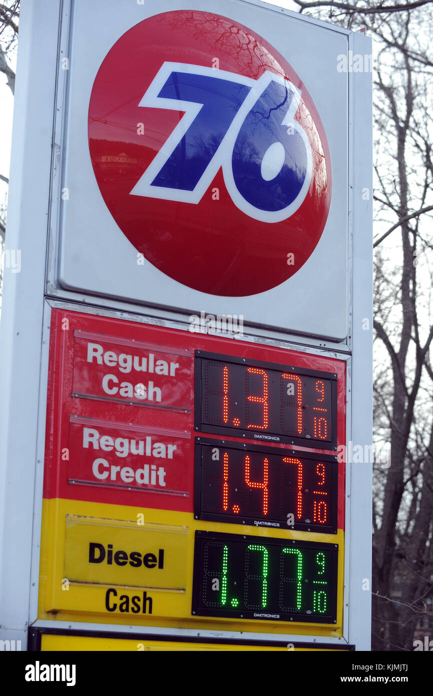 NORTH PLAINFIELD, NJ JANUARY 22 U.S. oil prices crashed below 27