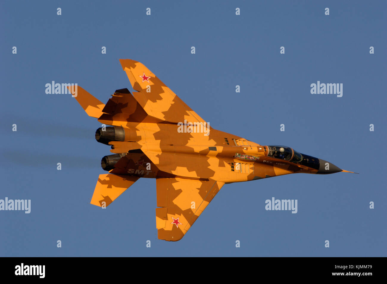 highspeed knifeedge flypast Stock Photo Alamy