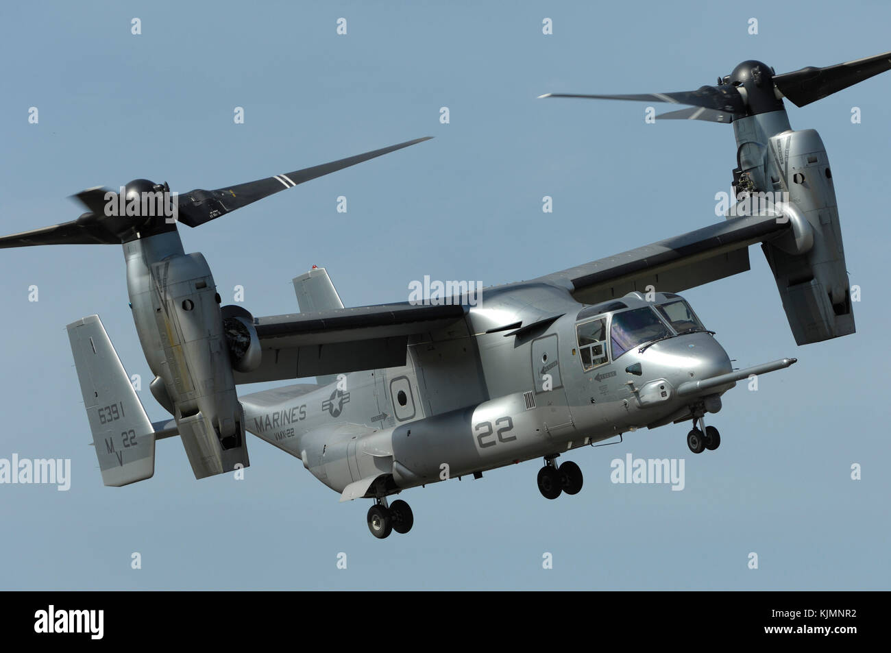 US Marines Bell Boeing MV-22B Osprey in the flying-display at the 2006 ...