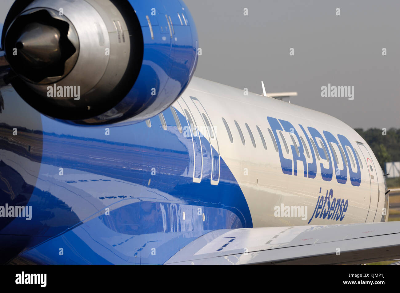 Bombardier crj 900 hi-res stock photography and images - Alamy