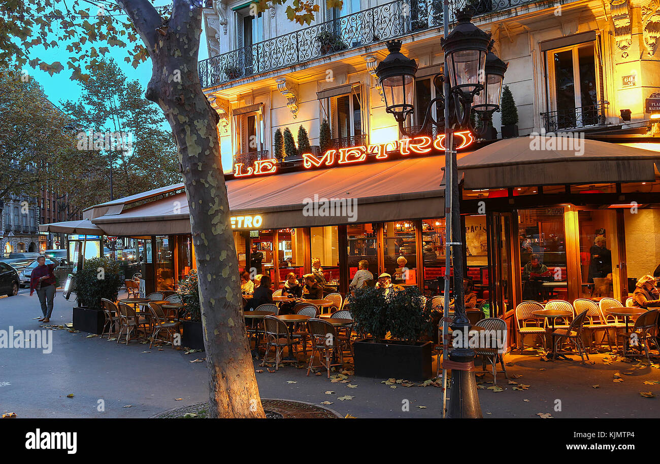 Le Metro is a typical Parisian cafe located on Saint Germain boulevard ...