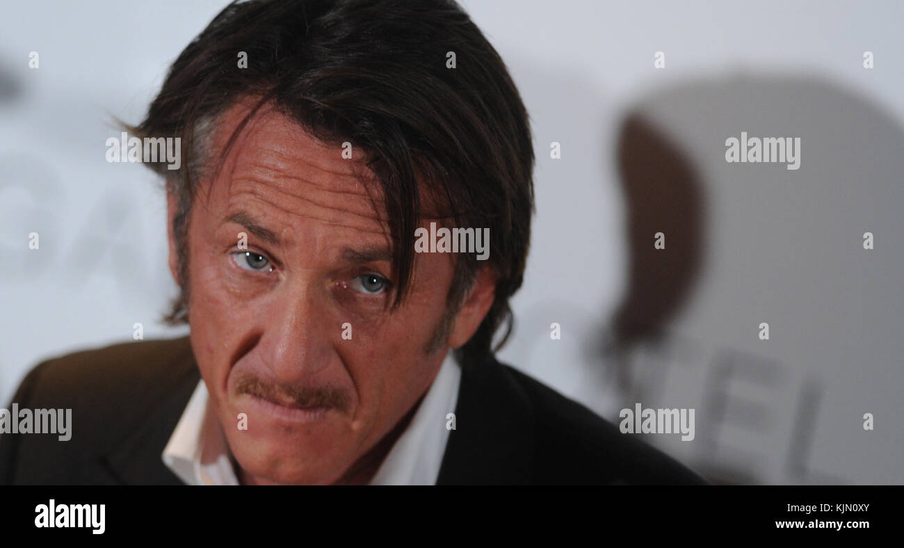 NEW YORK, NY NOVEMBER 02 Sean Penn attends 'The Long Run For Haiti