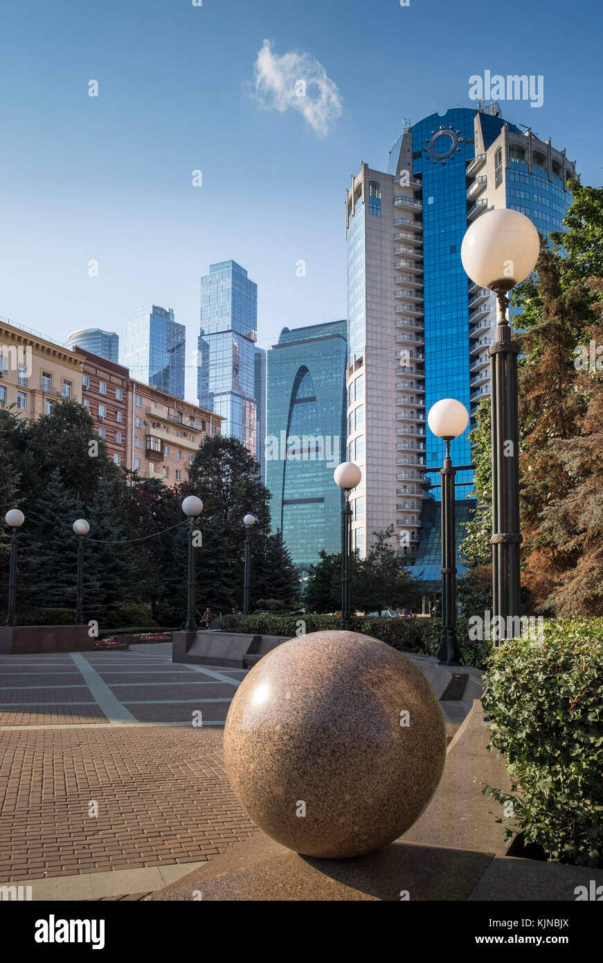 Dorogomilovo District street scene, showing modern architecture of Tower 2000 and Moscow International Business Centre skyscrapers, Moscow, Russia. Stock Photo