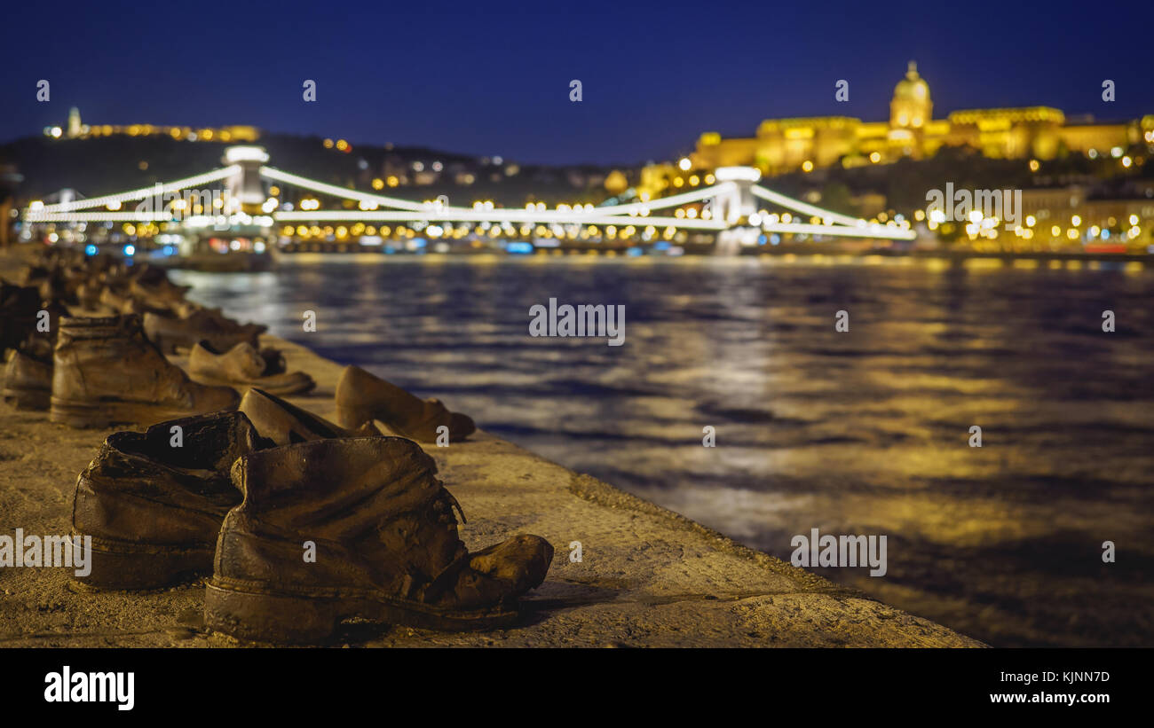 A night view of the Széchenyi Lánchíd (Széchenyi Chain Bridge) and the Buda Castle in Budapest (Hungary). June 2017. Landscape format. Stock Photo