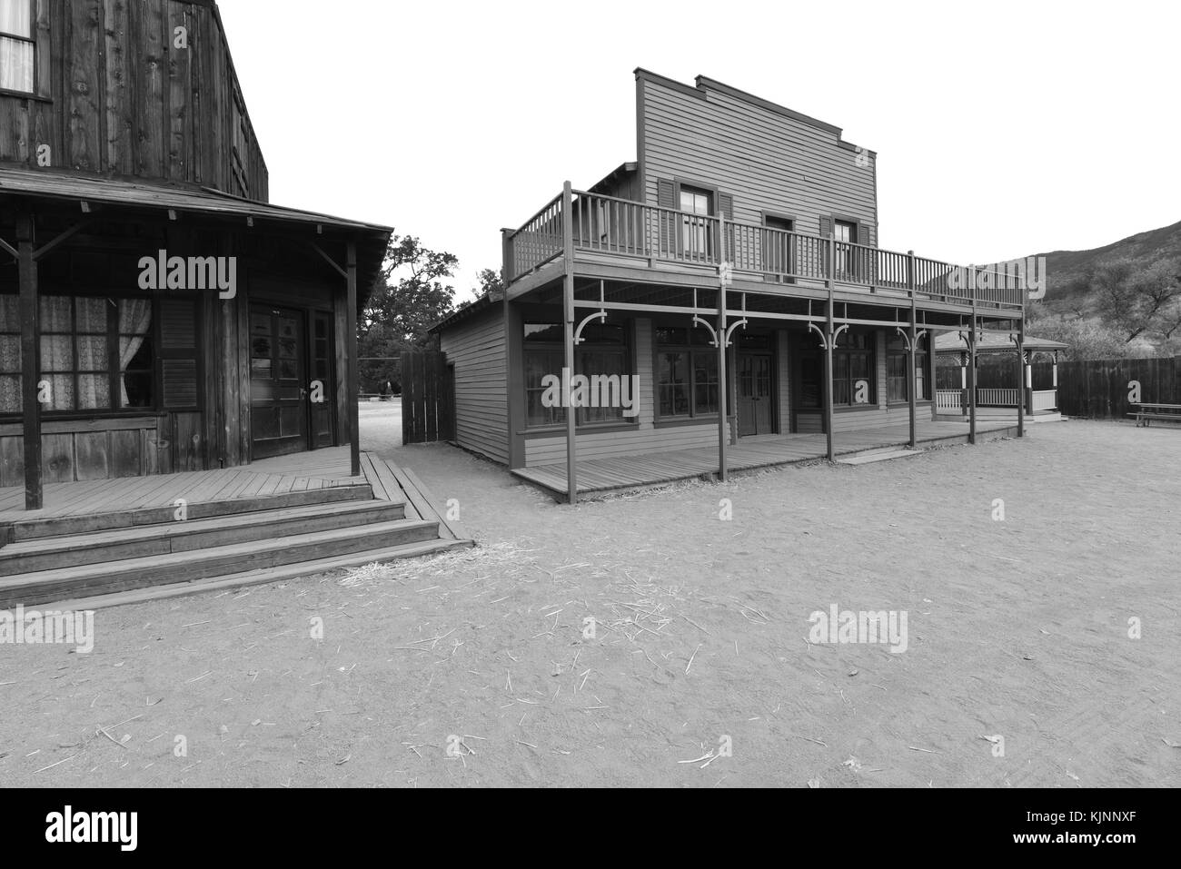 Timber verandas hires stock photography and images Alamy