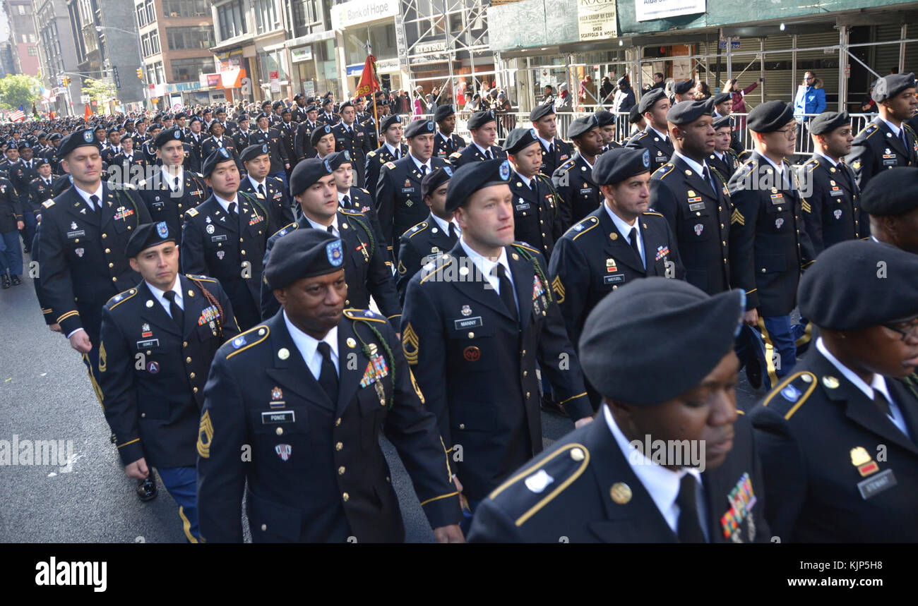 Over 500 Soldiers of the New York National Guard's 369th Sustainment ...