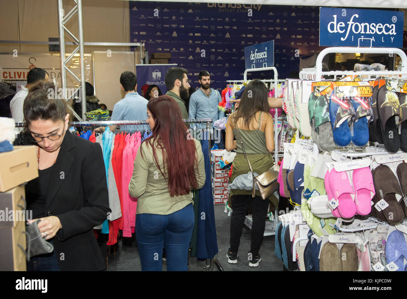 Biel, Beirut, Lebanon. 24th Nov, 2017. Shoppers inside a clothing store