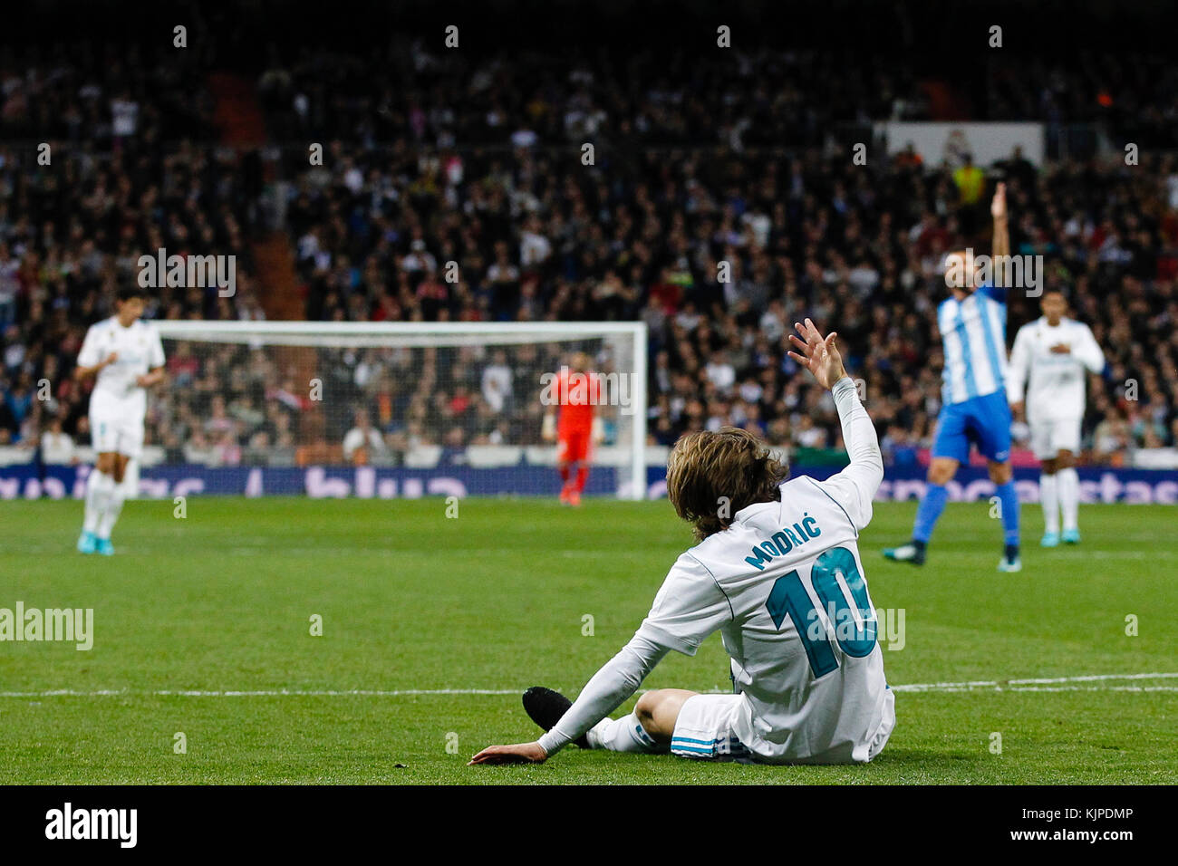 Madrid Spain 25th November 17 Luka Modric 10 Real Madrid S Player La Liga Between Real Madrid Vs Malaga Cf At The Santiago Bernabeu Stadium In Madrid Spain November 25 17 Credit Madrid Spain 25th November 17 Luka Modric 10 Real Madrid S Player La Liga Between Real Madrid Vs Malaga Cf At The Santiago Bernabeu Stadium In Madrid Spain November 25 17 Credit
